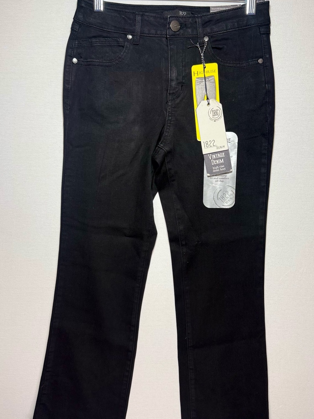1822 Denim Women's Black high rise Demi boot jeans.